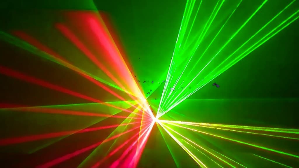Лазерная установка купить в Сочи для дискотек, вечеринок, дома, кафе, клуба